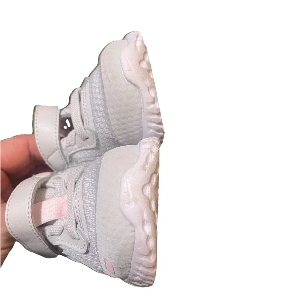 Nike Revolution 5 BQ5673 600  Photon Dust White Pink‎ Foam Size 5C Running Comfy